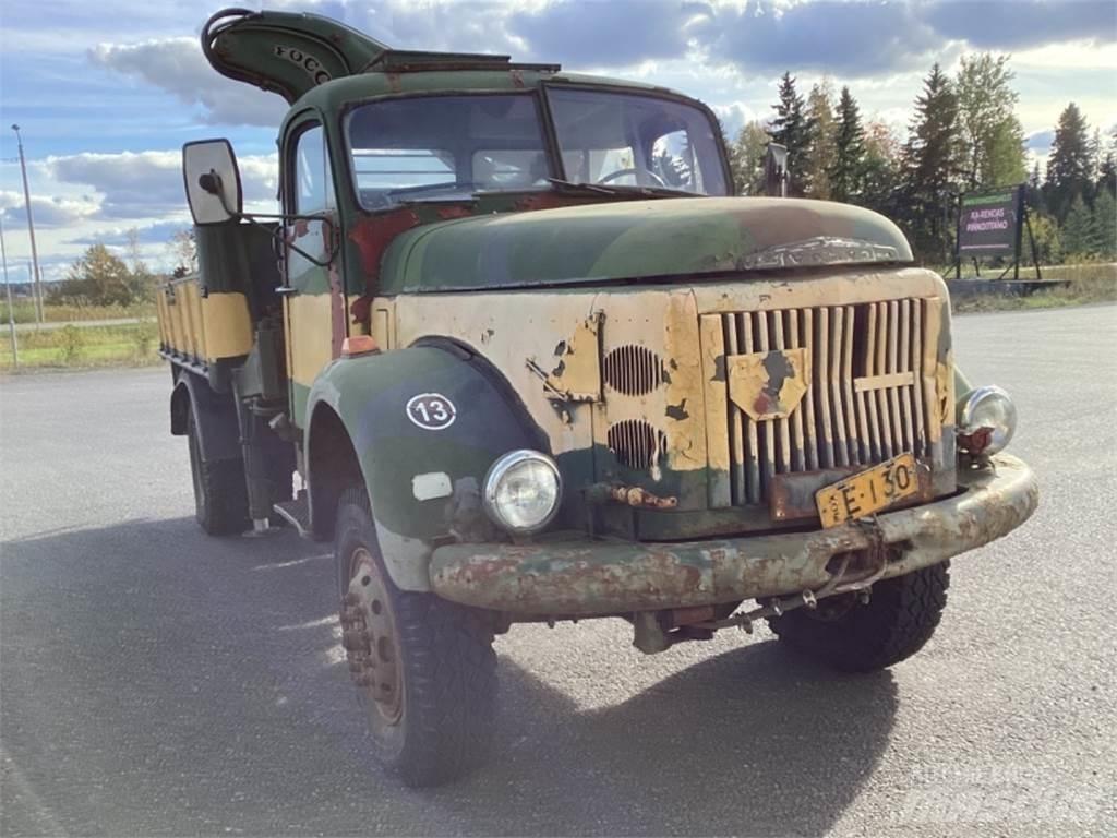 Volvo N 86 Lastbil med lad/Flatbed
