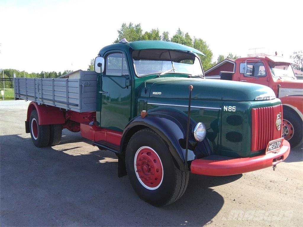Volvo N 86 Lastbil med lad/Flatbed