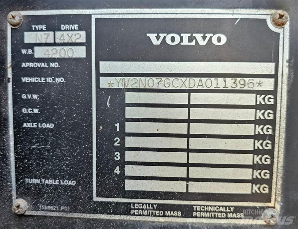 Volvo N7 6x2 Lastbil med kran