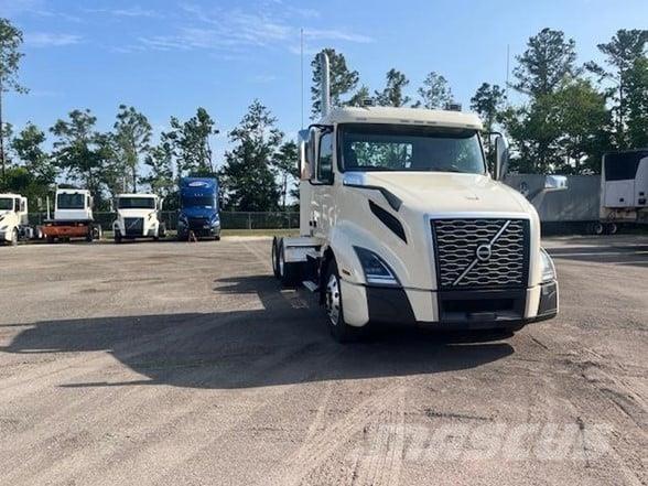 Volvo VNL64T300 Trækkere