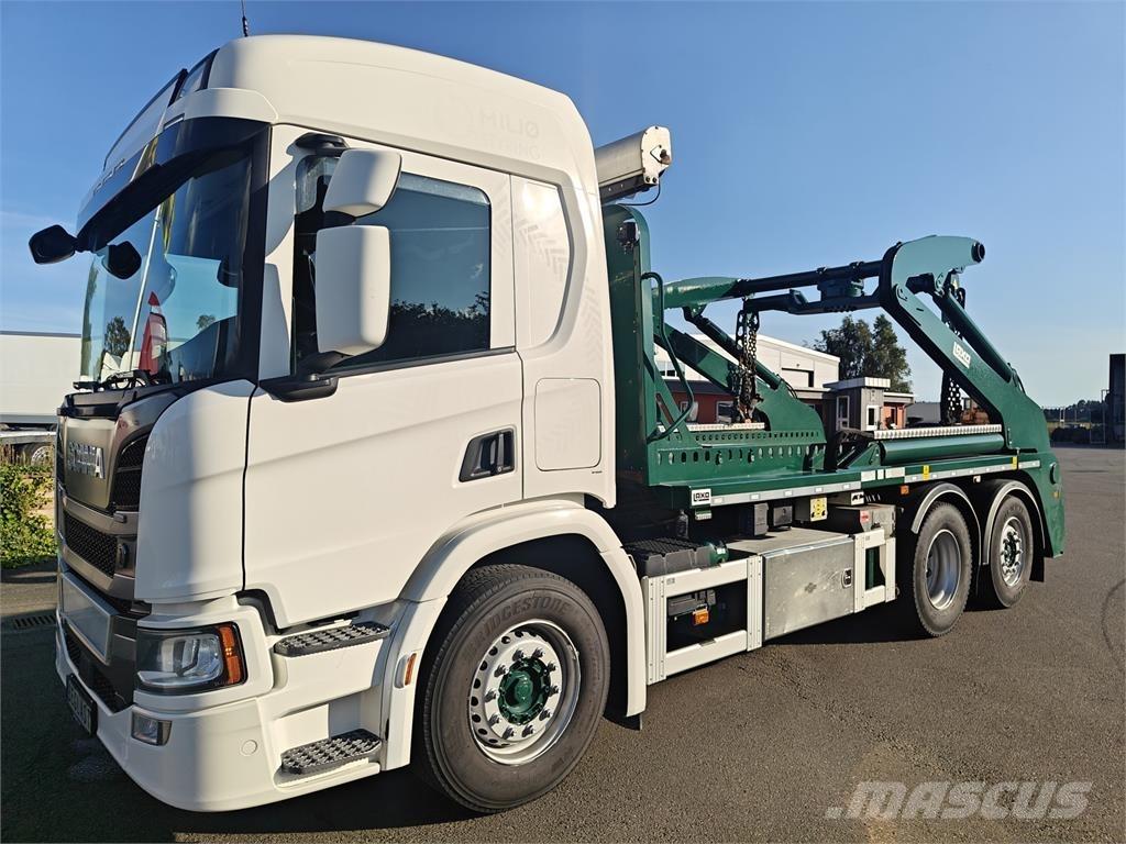 Scania P370 Skip loader