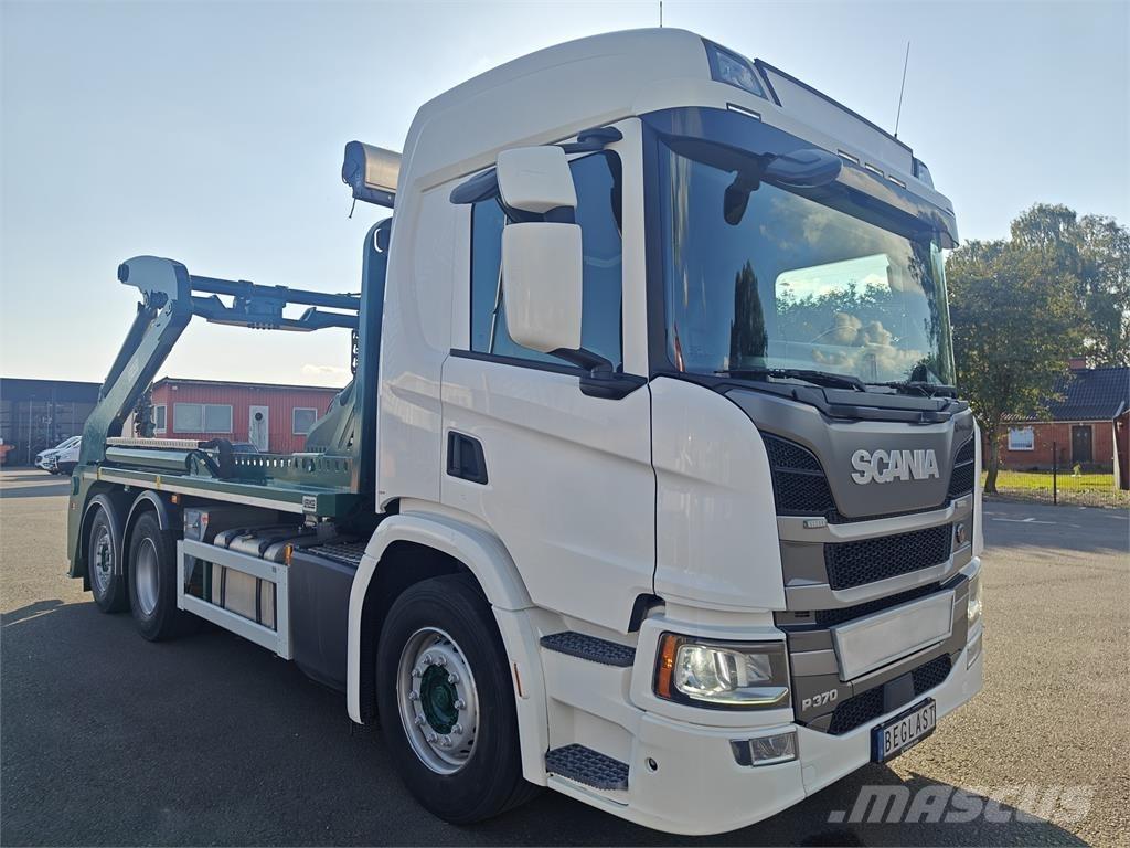 Scania P370 Skip loader