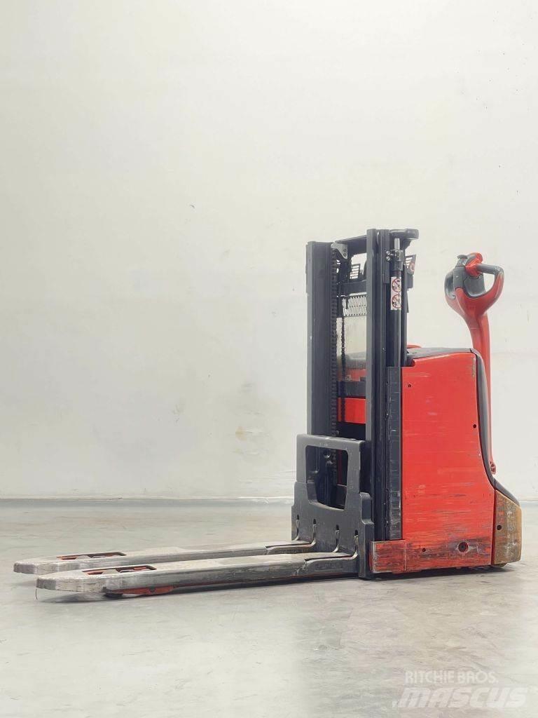 Linde D08-1160 Gaffelstabler med gående fører