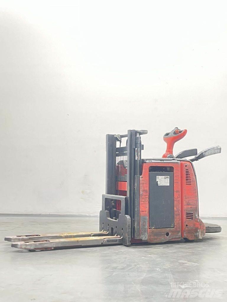 Linde D12AP-133 Gaffelstabler med gående fører