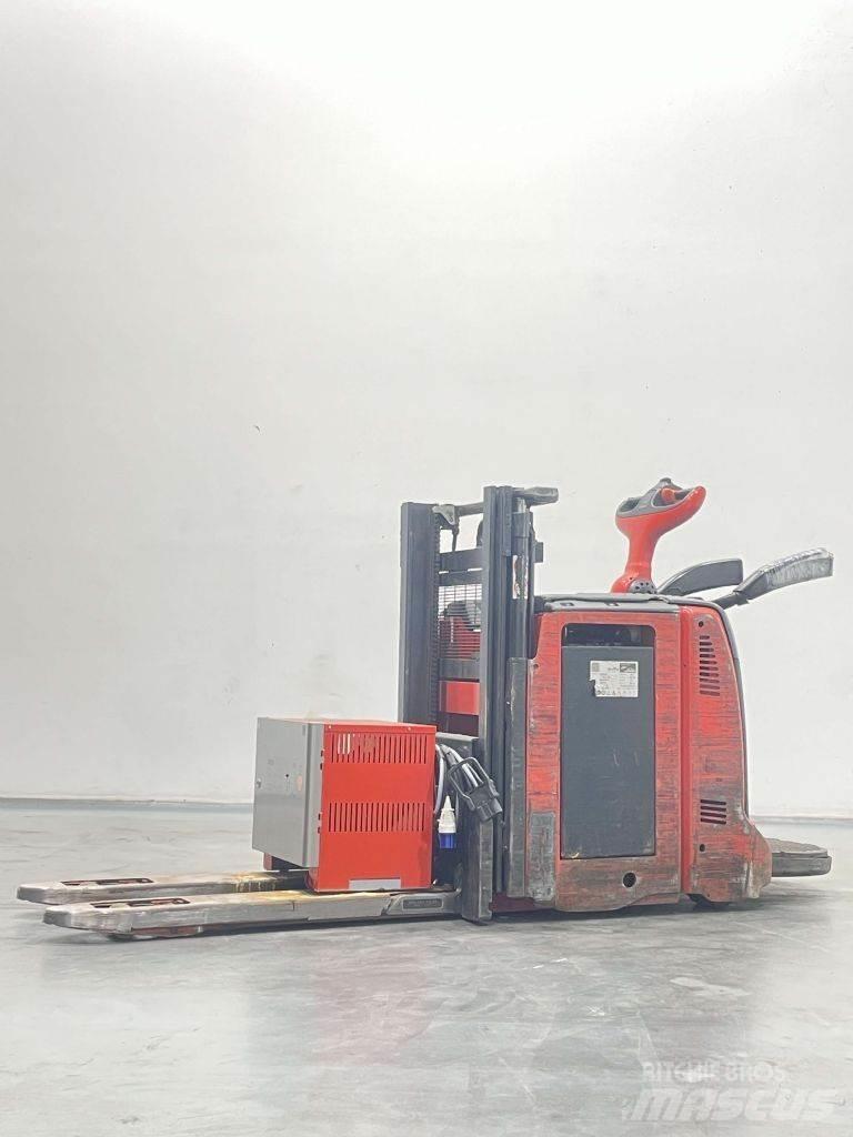 Linde D12AP-133 Gaffelstabler med gående fører
