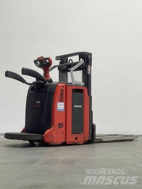 Linde D12HPAP Gaffelstabler med gående fører