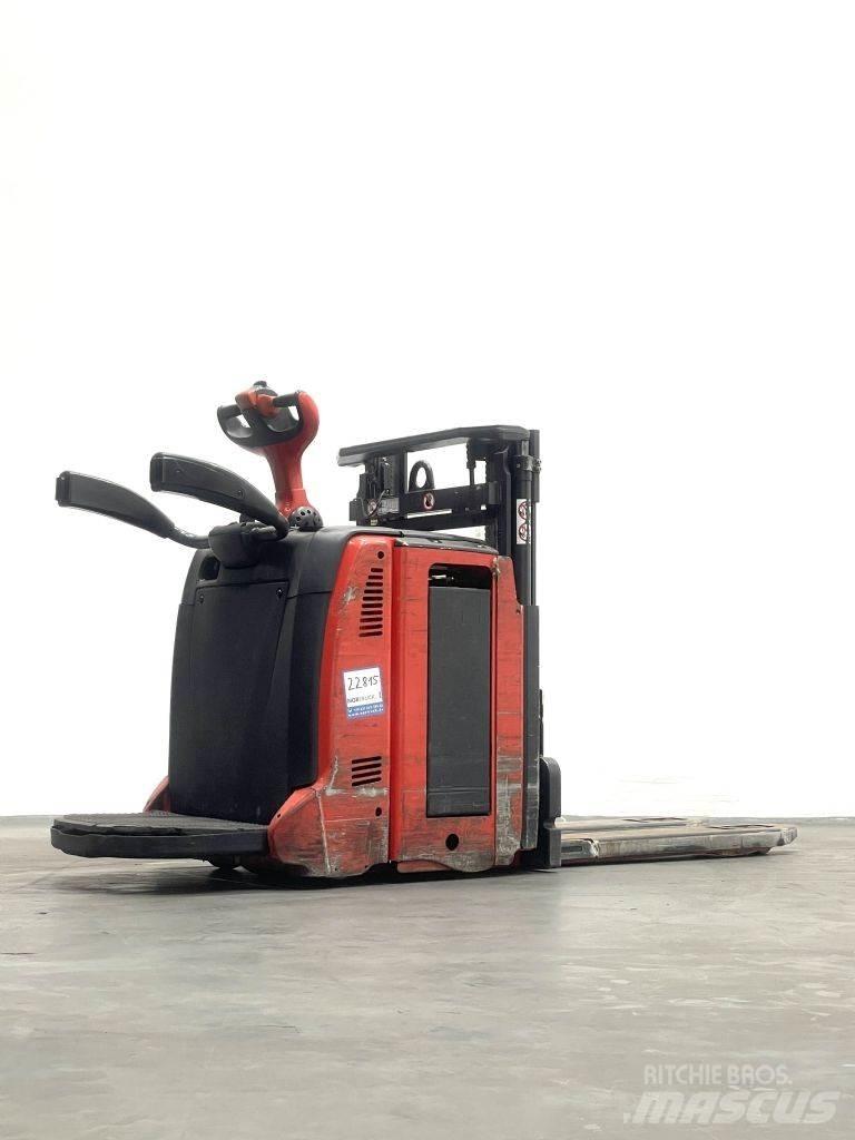 Linde D12HPAP Gaffelstabler med gående fører