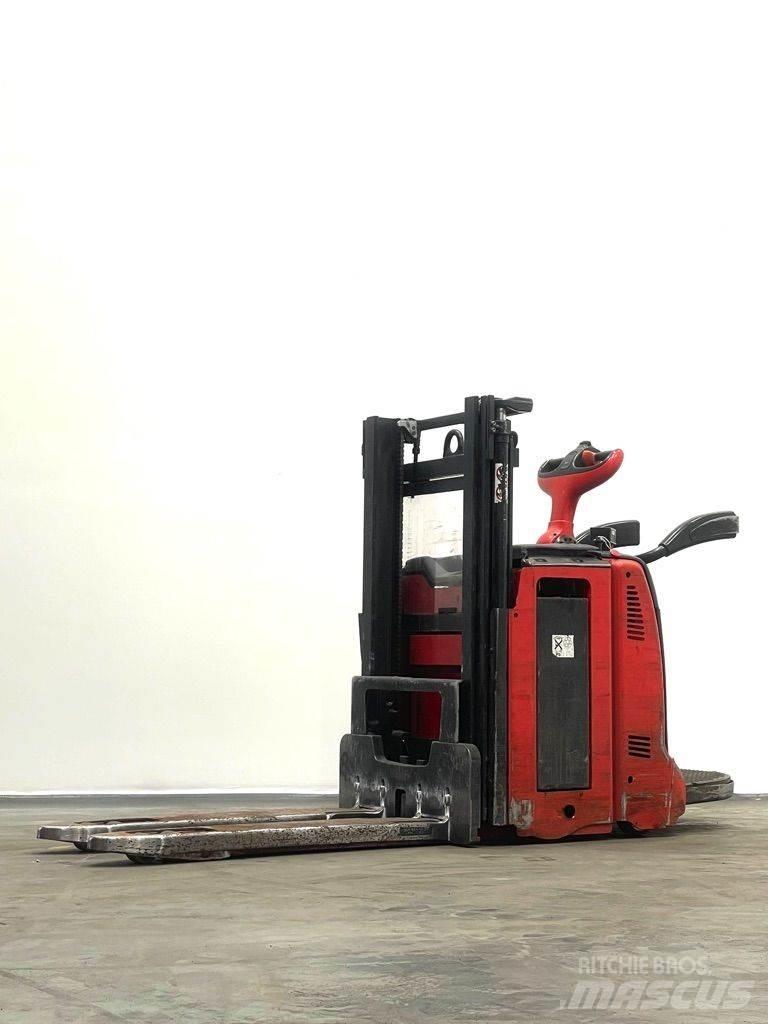 Linde D12HPAP-133 Gaffelstabler med gående fører
