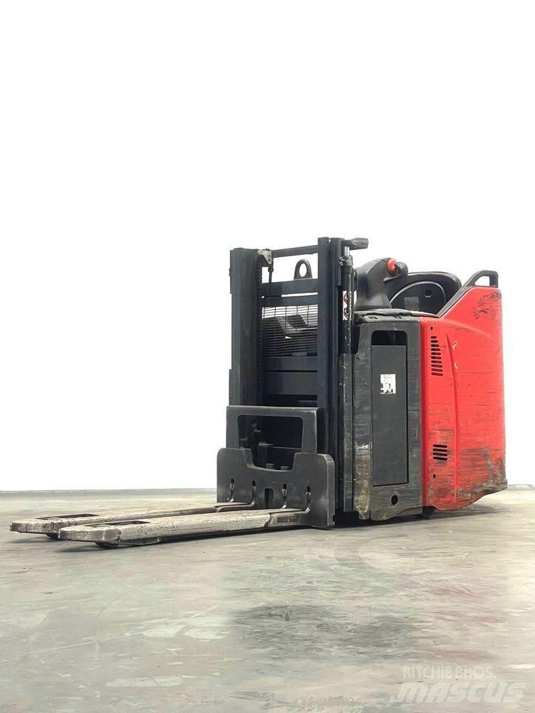 Linde D12HPSP-133 Gaffelstabler med gående fører