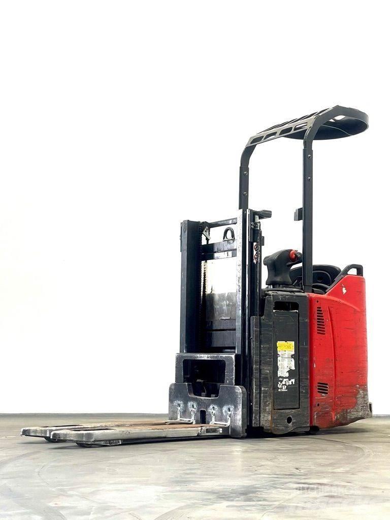 Linde D12HPSP-133 Gaffelstabler med gående fører