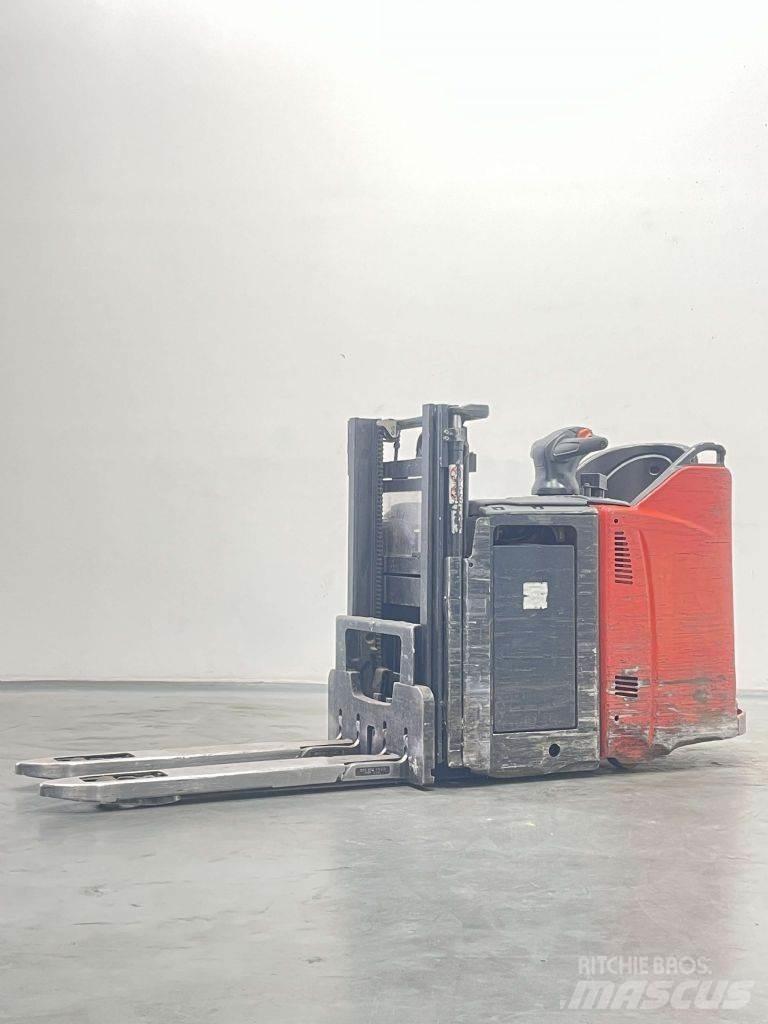 Linde D12HPSP-133 Gaffelstabler med gående fører