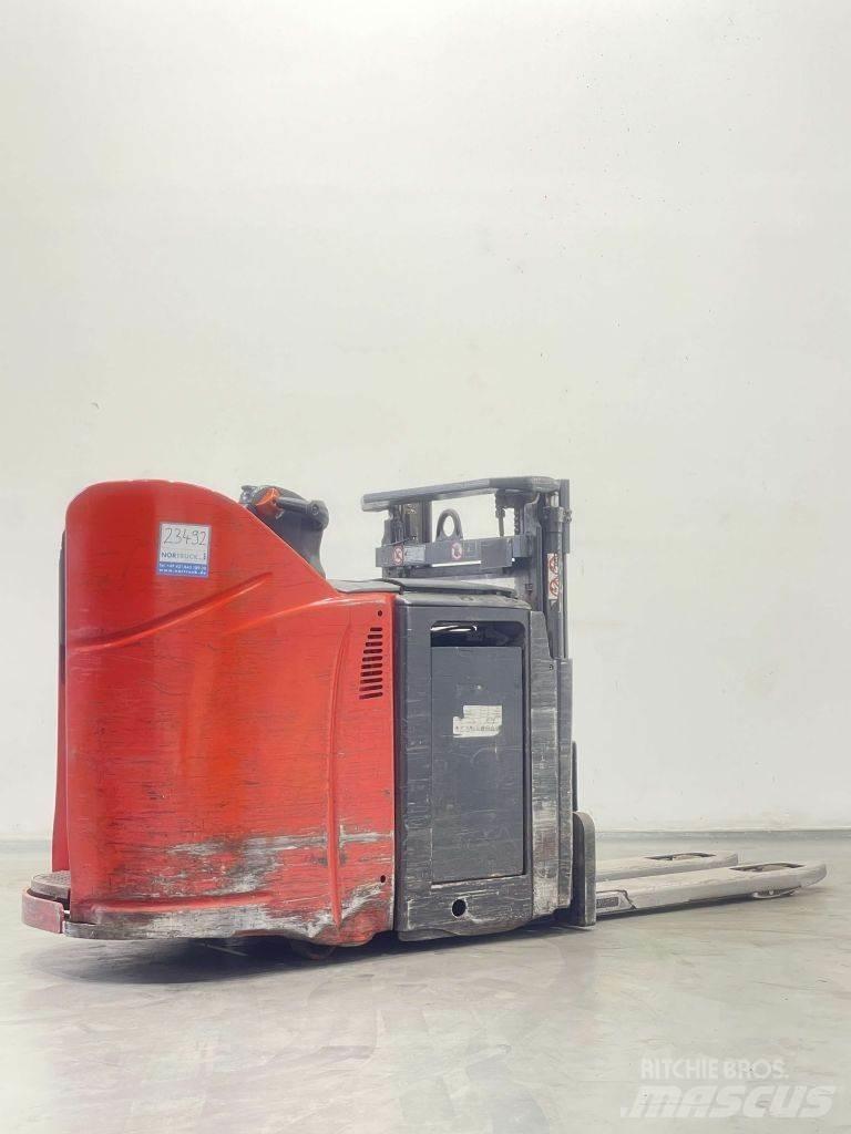 Linde D12HPSP-133 Gaffelstabler med gående fører