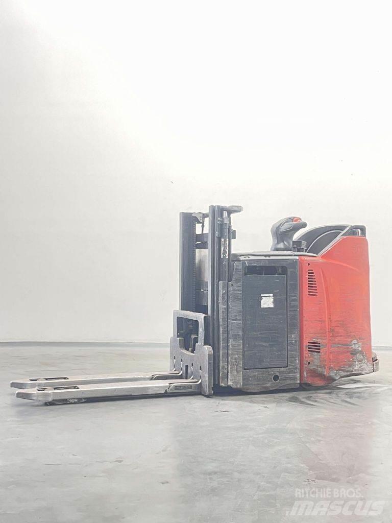 Linde D12HPSP-133 Gaffelstabler med gående fører