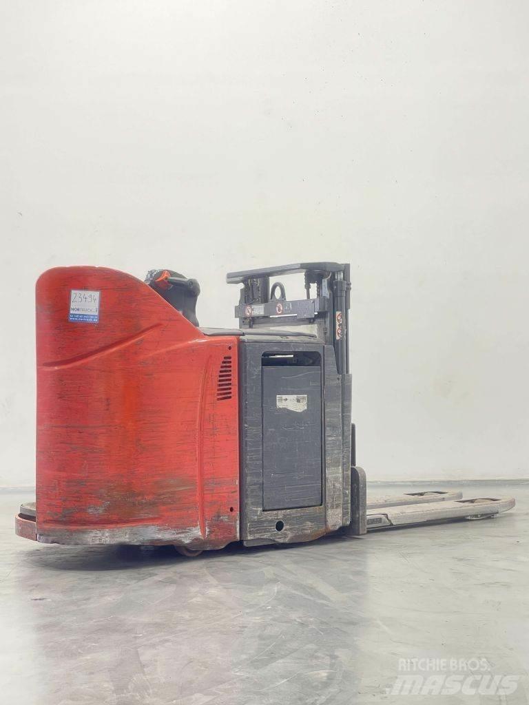 Linde D12HPSP-133 Gaffelstabler med gående fører