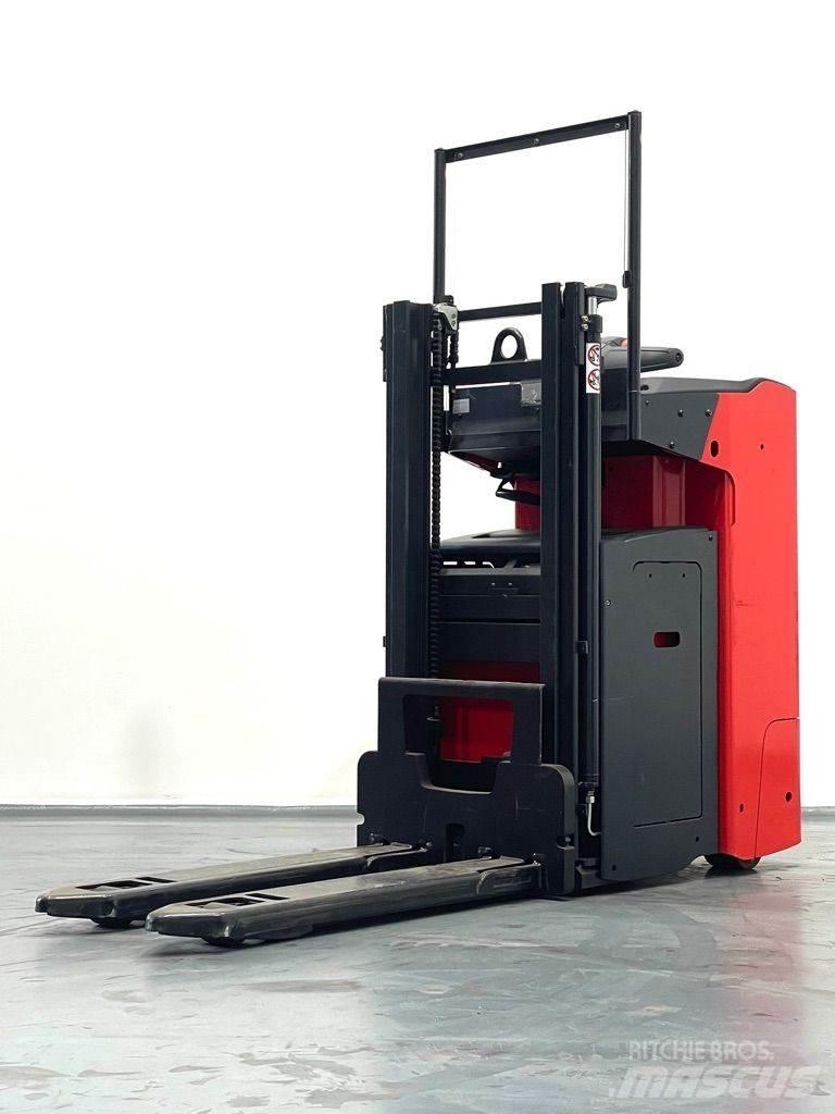 Linde D12SF-1164 Gaffelstabler med gående fører