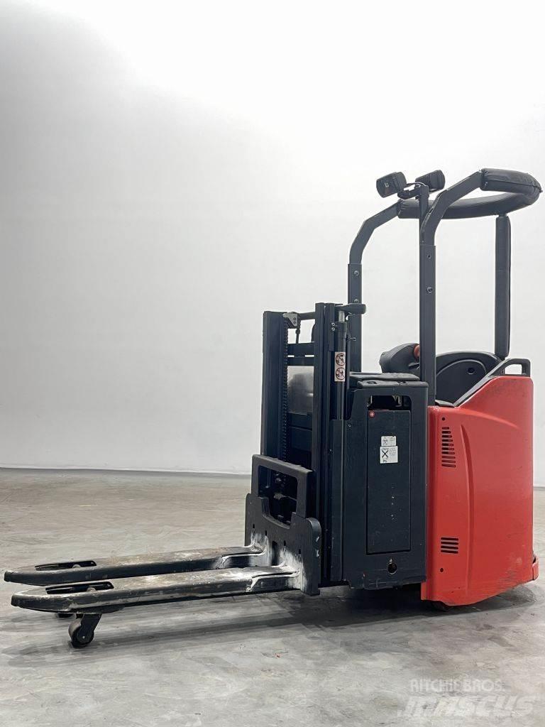 Linde D12SP-133 Gaffelstabler med gående fører