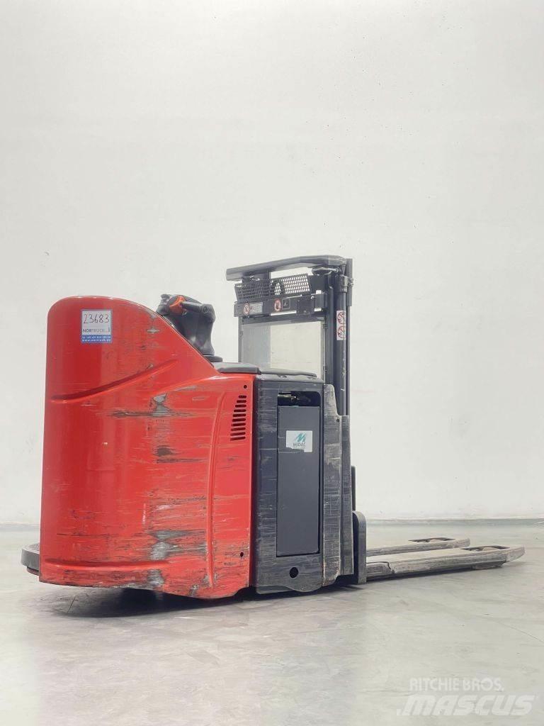 Linde D12SP-133 Gaffelstabler med gående fører