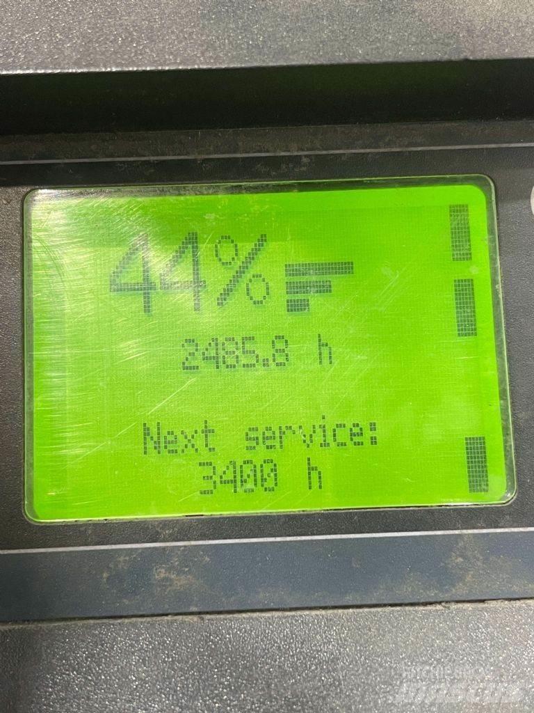 Linde D12SP-133 Gaffelstabler med gående fører