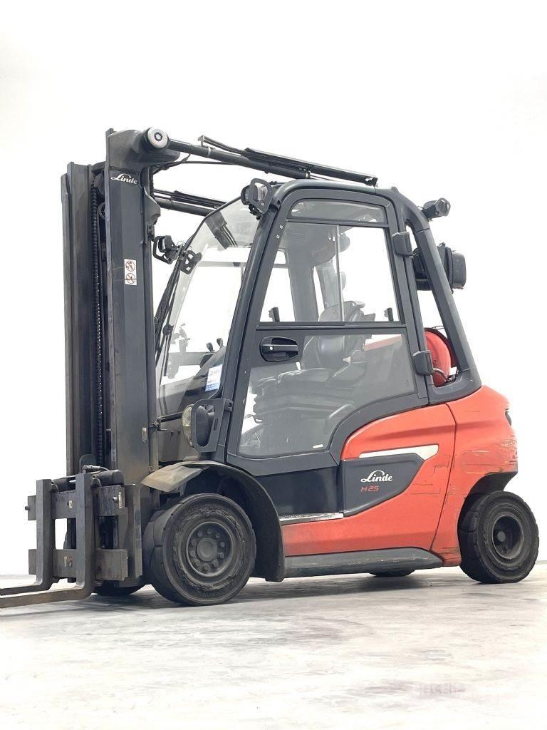 Linde H25T-01 LPG gaffeltrucks