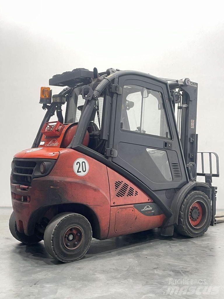 Linde H30T-02-393 LPG gaffeltrucks