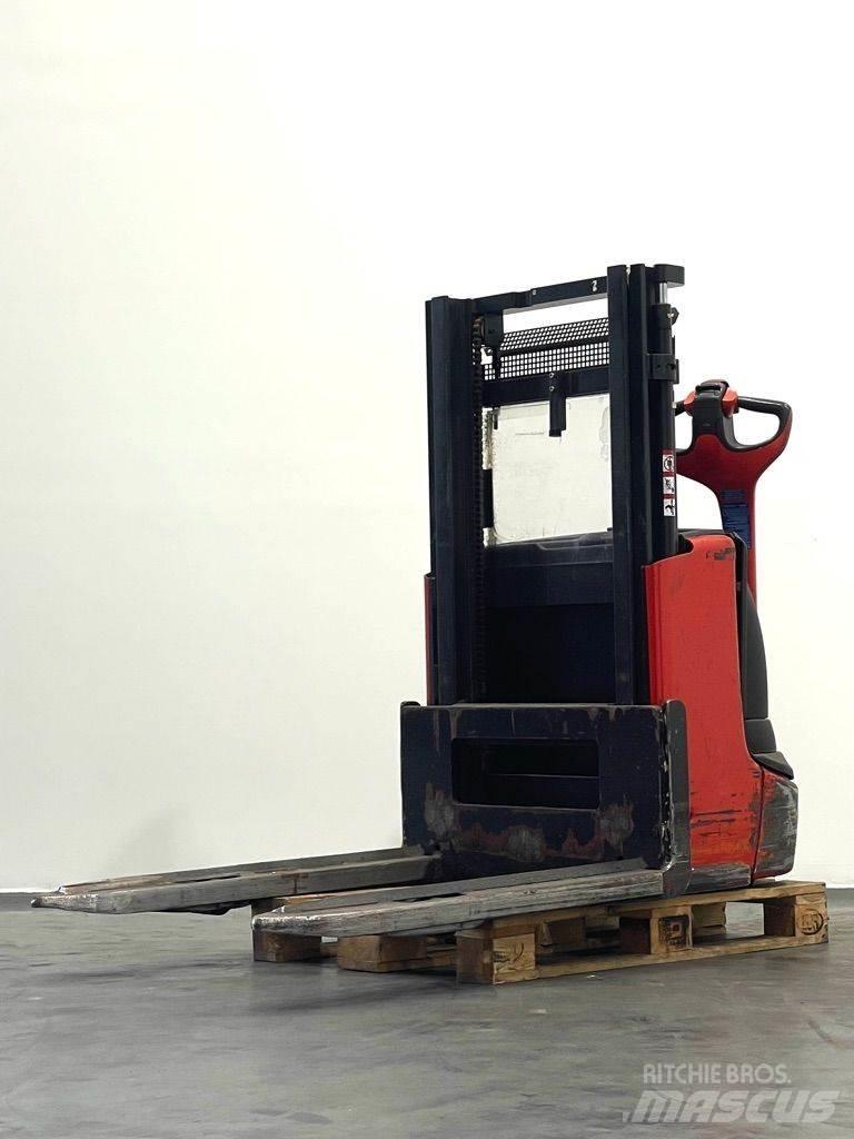 Linde L12-1172 Gaffelstabler med gående fører