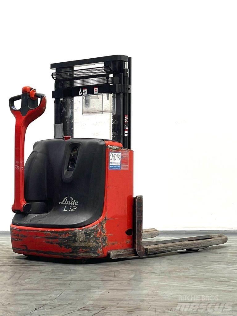 Linde L12-1172 Gaffelstabler med gående fører