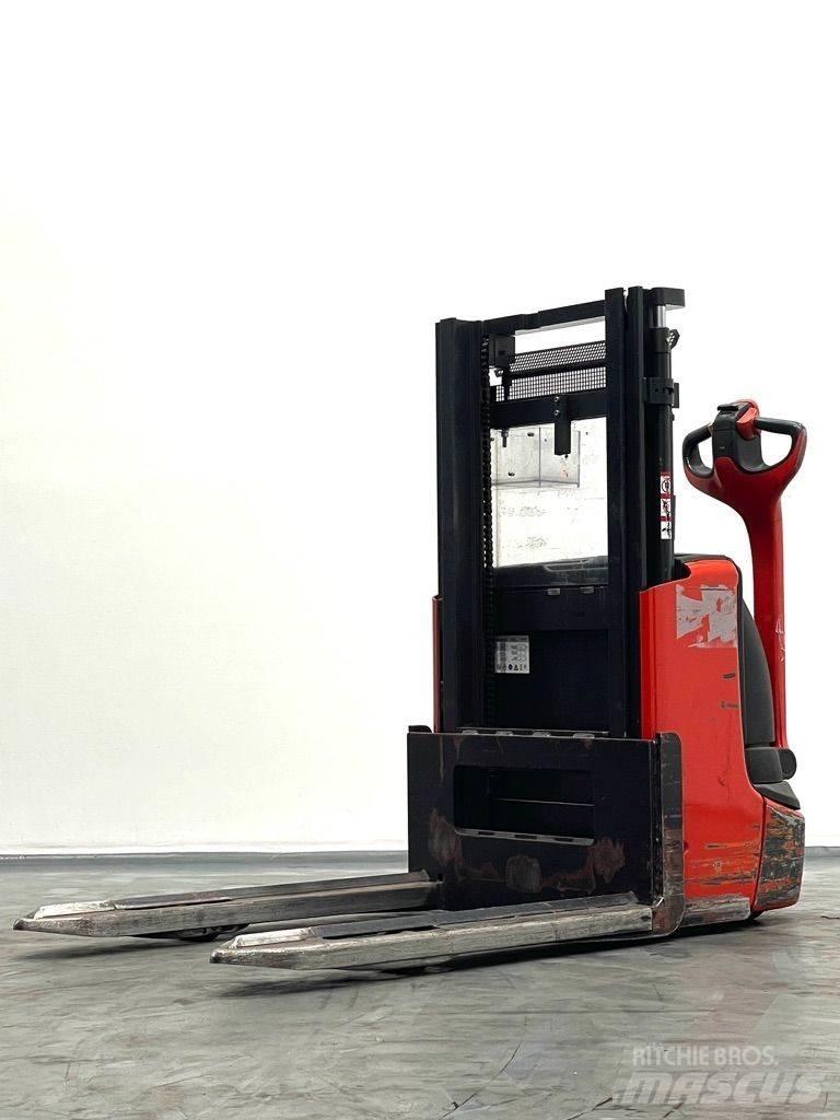 Linde L12-1172 Gaffelstabler med gående fører