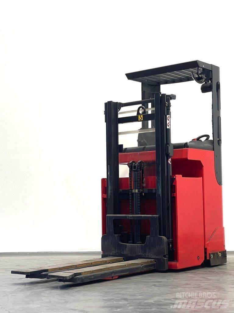 Linde L12R-379 Selvkørende stablere