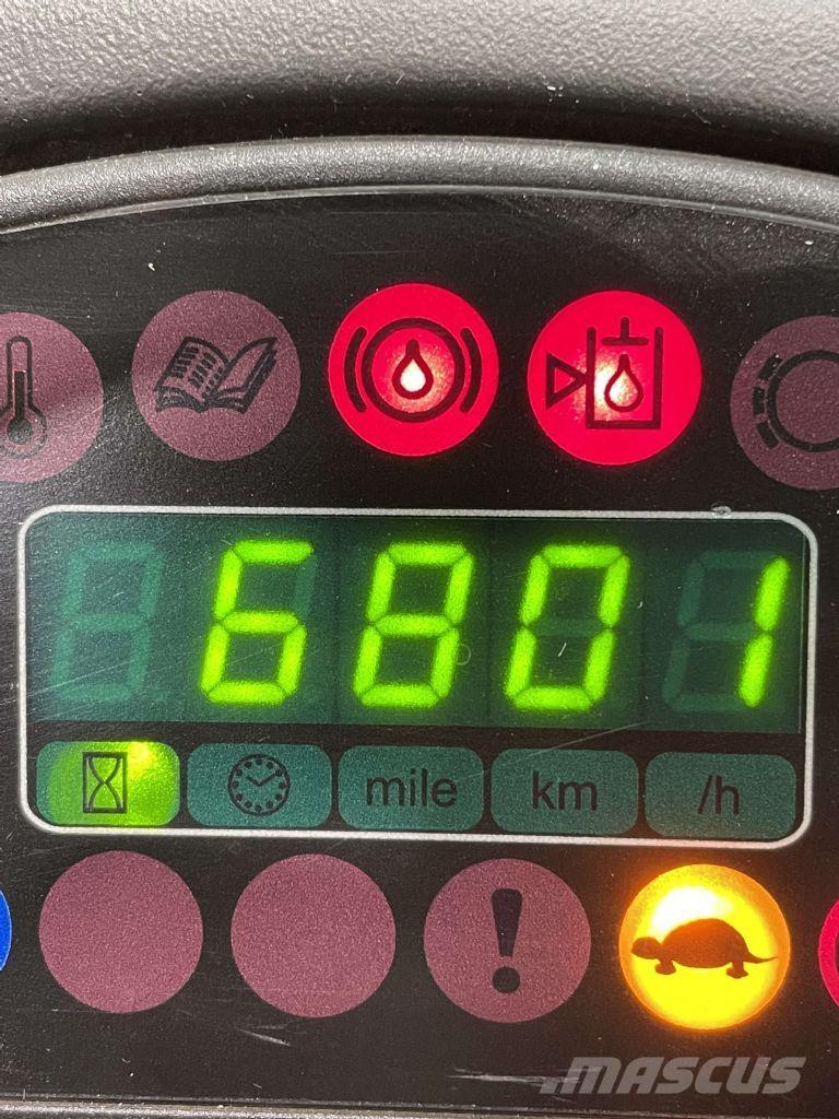 Linde P250-127 Bugsertruck