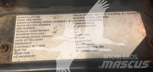  KEITH HUBER J12 Semi-trailer med Tank
