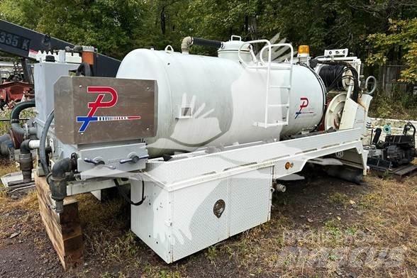  KEITH HUBER J12 Semi-trailer med Tank