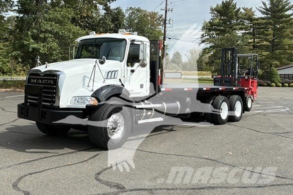 Moffett M55 Medbringertruck