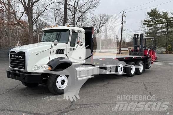 Moffett M8 55.4 Medbringertruck