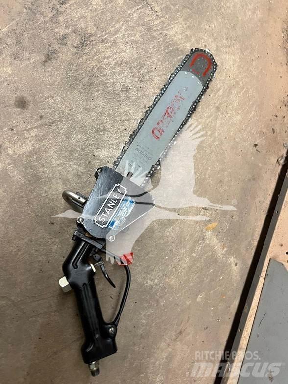 Stanley CS04 Motor- og rydningssave