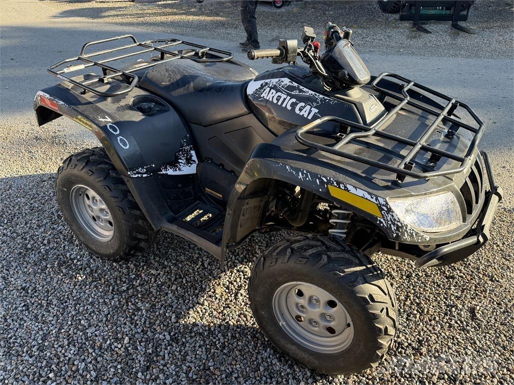 Arctic Cat 700H1 SERVO ATV'er