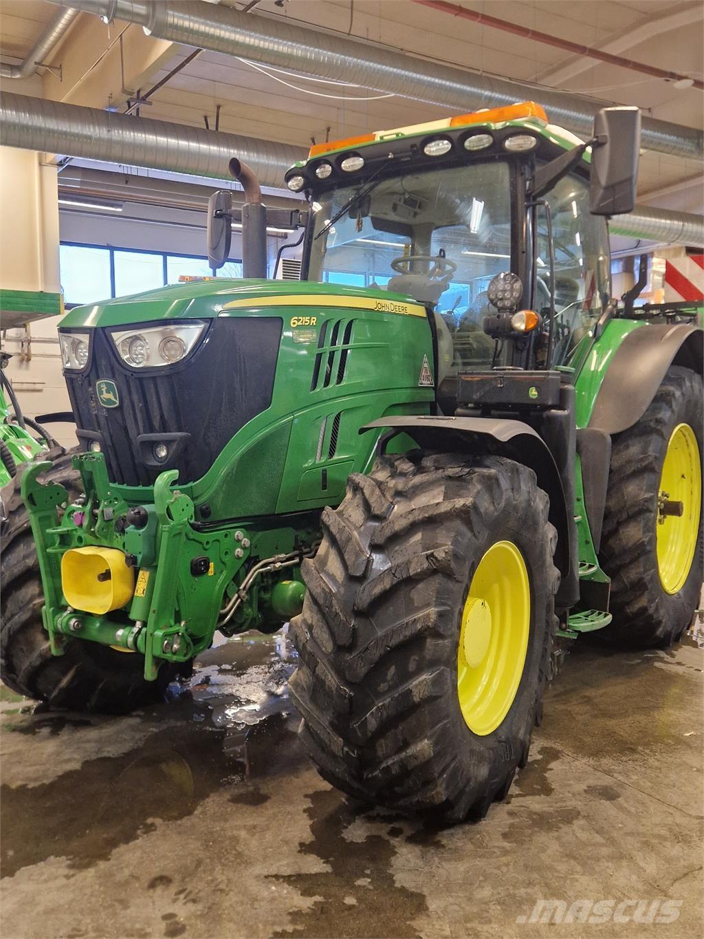 John Deere 6215R Traktorer