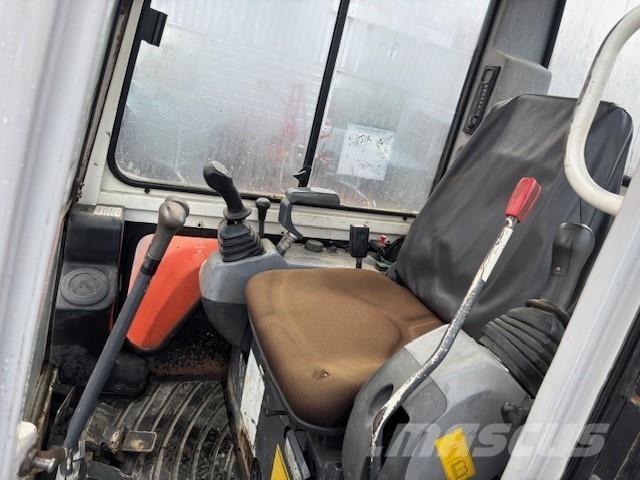 Kubota U35-3 a Gravemaskiner på larvebånd