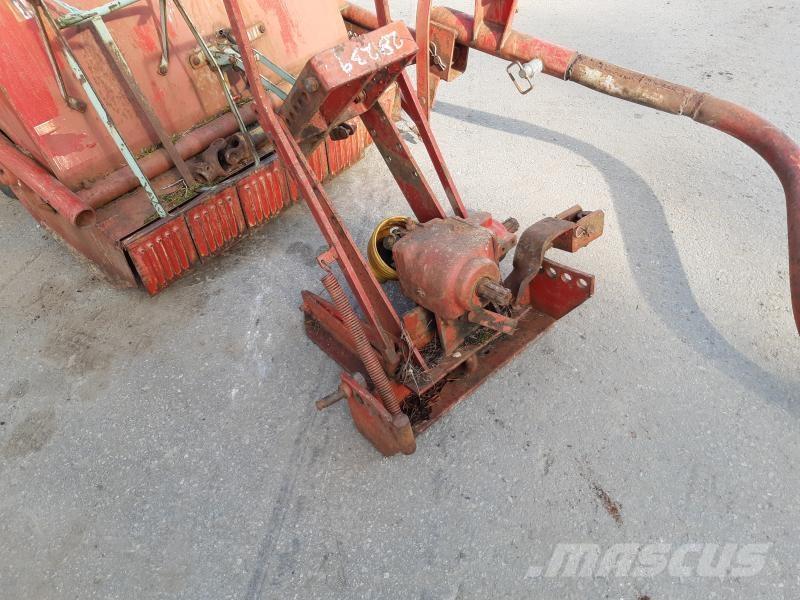  SLAGSLÅTTER TRASIG Græsklippere og skårlæggere