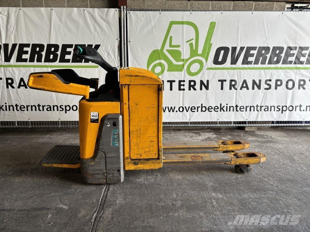 Jungheinrich ERE 225 Selvkørende stablere