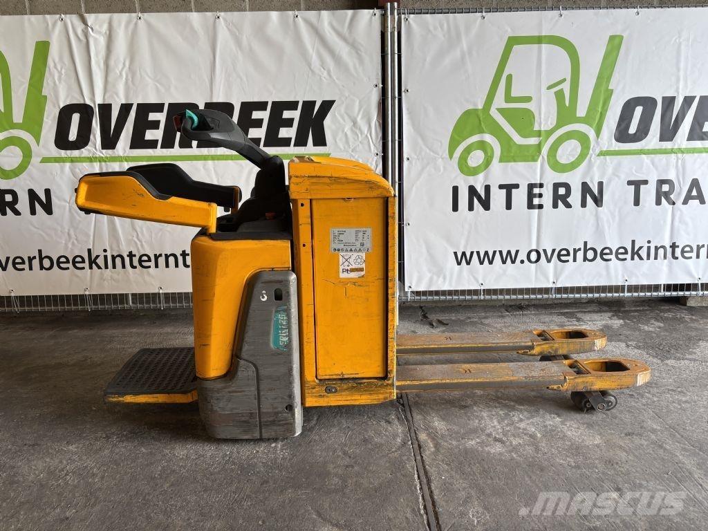Jungheinrich ERE 225 Selvkørende stablere