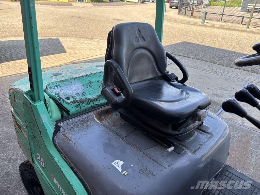 Mitsubishi FD25N Diesel gaffeltrucks