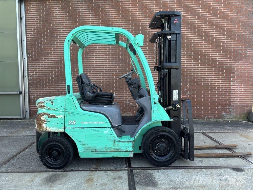 Mitsubishi FD25N Diesel gaffeltrucks