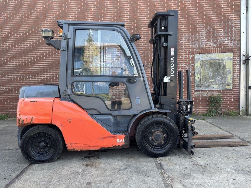 Toyota 40- 8FD40N Diesel gaffeltrucks
