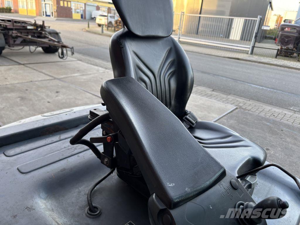 Toyota 8FBMT30 El gaffeltrucks