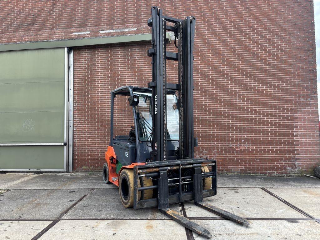 Toyota 8FBMT50 El gaffeltrucks