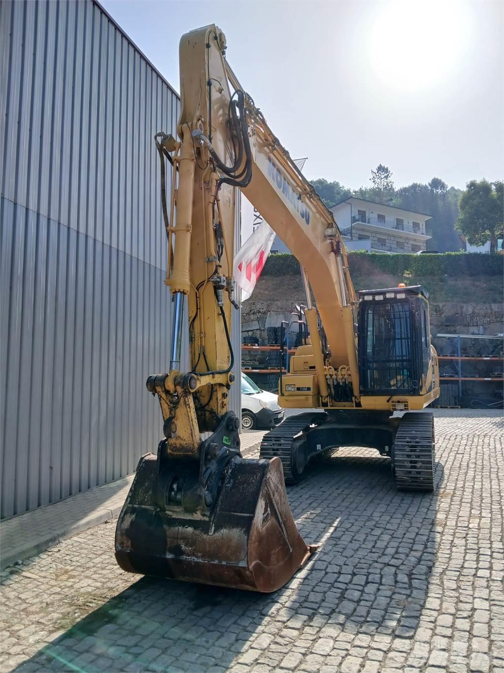 Komatsu PC210NLC-11 Gravemaskiner på larvebånd
