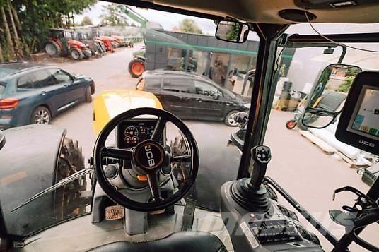 JCB FASTRAC 4220 Traktorer