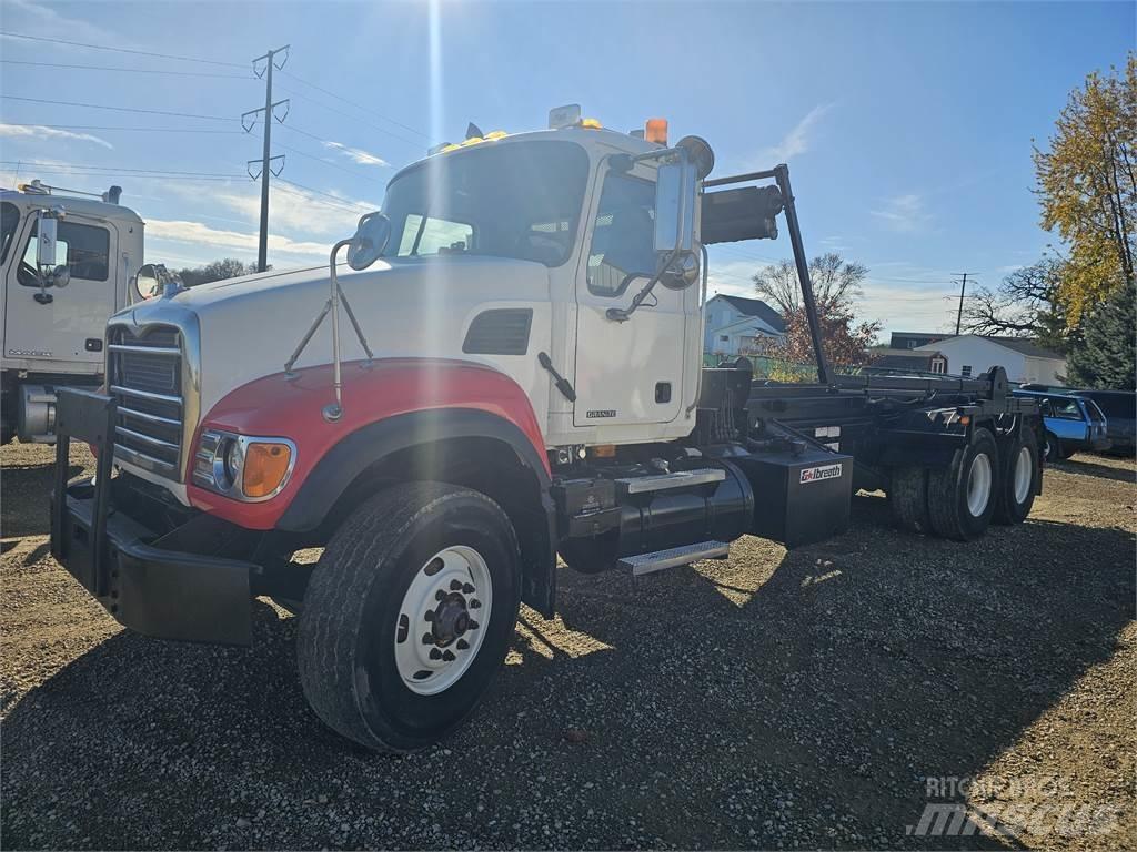 Mack CV713 Andre lastbiler