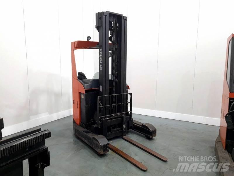 BT RRE140 WIDE LEG Reachtruck