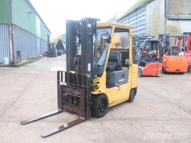 CAT GC30 LPG gaffeltrucks